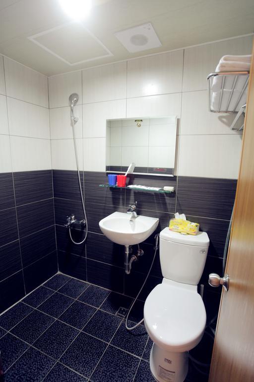 Fundi Hotel Tainan Bagian luar foto