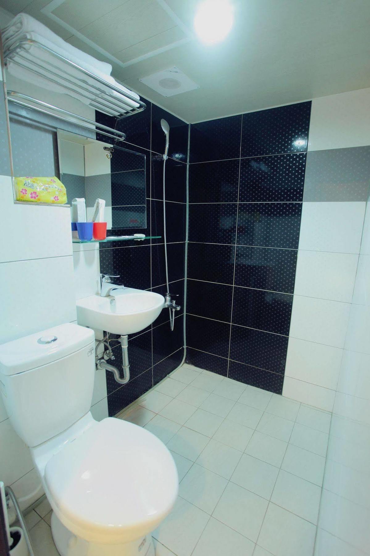 Fundi Hotel Tainan Bagian luar foto
